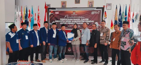 PAN Kabupaetn Kendal daftarkan Bacalegnya ke KPU Kendal, Jumat (12/5/2023)/Foto: Wahyudi
