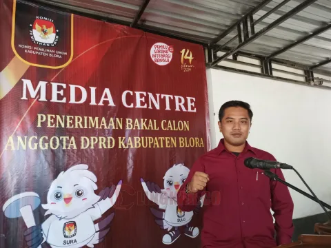Pentolan suporter : Albert Budi Susanto /Foto; Lilik Yuliantoro