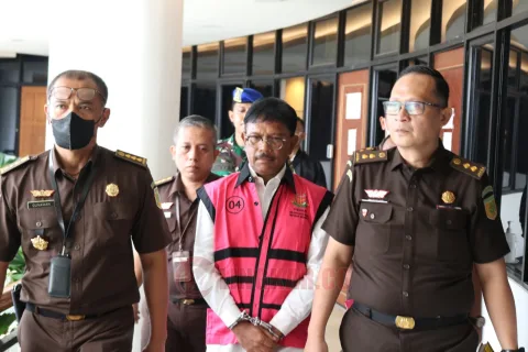 MENKOMINFO JOHNNY G PLATE DITAHAN 2