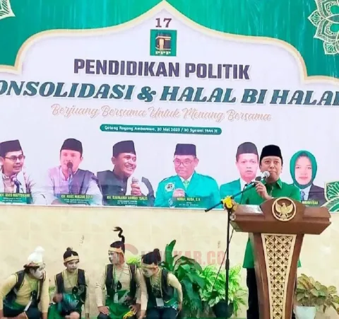 Ketua Majelis Pertimbangan PPP, Muhammad Romahurmuziy (Gus Rommy), saat menghadiri acara pendidikan politik, konsolidasi dan halalbihalal Pengurus DPC PPP Kabupaten Semarang, di Ambawara, Sabtu (20/5/2023). FOTO: Instagram