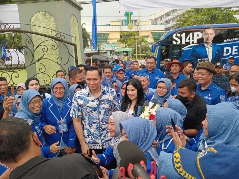 Ketua Umum Partai Demokrat Agus Harimurti Yudhoyono saat di Gedung IPHI Pati, Selasa (16/1/2024). Miftahus Salam/Lingkar.co