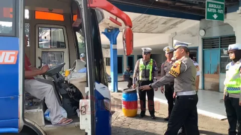 Pengecekan kendaraan bus di Terminal Induk Purwodadi, Rabu (6/3/2024). Foto: Istimewa.
