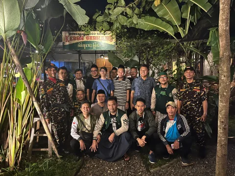 LEA Kota Semaranf bukber bersama tokoh masyarakat di Wedangan Kebon Gedhang Banyumanik Kota Semarang pada Rabu (3/4/2024). Foto: Miftahus Salam/Lingkar.co