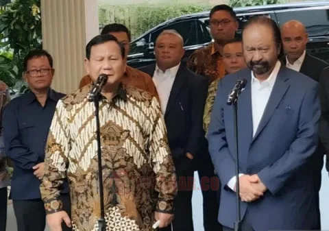 Ketua Umum Partai Gerindra Prabowo Subianto (kiri) dan Ketua Umum Partai NasDem (Kanan) di rumah Kartanegara IV, Kebayoran Baru, Jakarta Selatan, Kamis (25/4/2024). Foto: Antara.