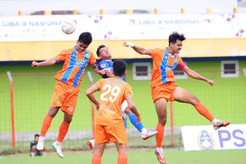Pertandingan Persiku Kudus melawan PS HW UNY di Stadion Wergu Wetan Kudus, Minggu (12/5/2024). Foto: Istimewa.
