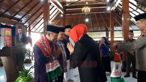 Pelepasan Jemaah Haji di Pendopo Kabupaten Grobogan, Senin (20/5/2024). Foto: Istimewa.