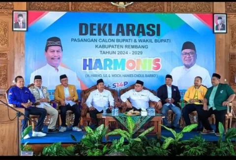 Deklarasi pasangan Harno-Moch Hanies Cholil Barro sebagai Calon Bupati dan Wakil Bupati Rembang Pilkada 2024. Foto: Istimewa.