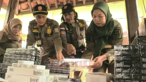 Operasi gabungan rokok ikegal di Rembang. Foto: Istimewa.
