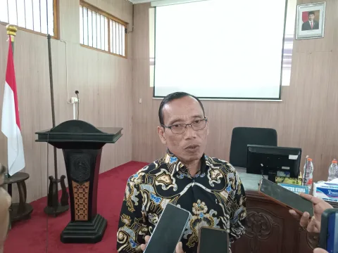 Direktur Utama Perumda Air Minum Tirta Bening Kabupaten Pati Bambang Soemantri. Foto: Miftahus Salam/Lingkar.co