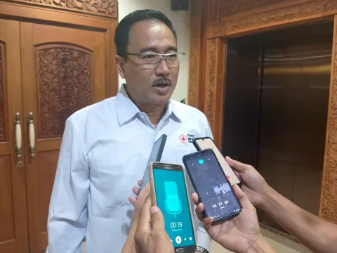 Ketua PMI Kota Semarang, Awal Prasetyo seusai pengumuman yang dilaksanakan dalam penutupan Bulan Dana PMI Kota Semarang tahun 2024 di Gadung Moh. Ihsan Lt.8, Balaikota Semarang, Sabtu (21/9/2024) pagi. Foto: Rifqi/Lingkar.co