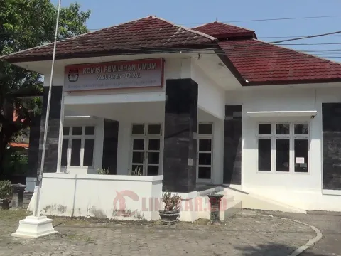 Ilustrasi foto kantor KPU Kendal. Foto: Wahyudi/Lingkar.cc