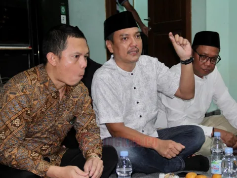 Paslon Wali Kota-Wakil Wali Kota Semarang Yoyok Sukawi dan Joko Santoso Yoyok-Joss saat bersilaturahmi dengan pengurus Badko LPQ Kota Semarang. Foto: dokumentasi