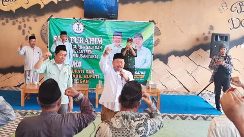 Catur Sugeng Susanto dalam kunjungannya di Desa Jetis, Kecamatan Kradenan, Kabupaten Grobogan, Rabu (9/10/2024). Foto: Istimewa.