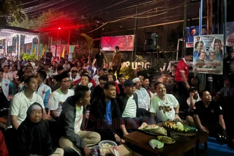 Suasana Nobar Timnas Bareng Bro Luthfi dan Mas Yoyok di Taman Kampung Jahe, Kelurahan Tinjomoyo, Kota Semarang, Kamis (10/10/2024) malam. Foto: istimewa