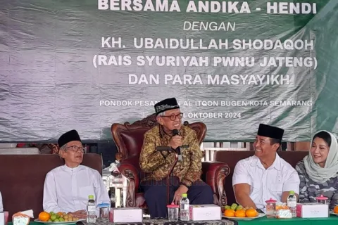 Gus Umar Wahid saat bersilaturahmi bersama Andika Perkasa ke Ponpes Al Itqoon Bugen Tlogosari Wetan Pedurungan, Kota Semarang, Senin (21/10/2014).