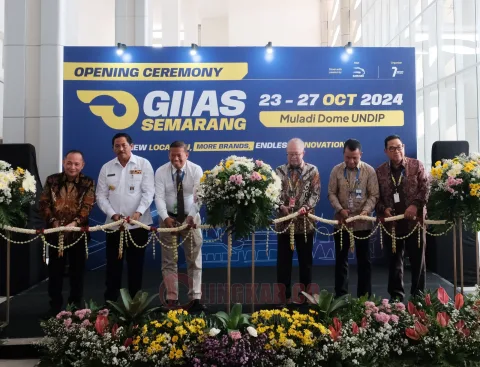 GIIAS Semarang 2024 Resmi dibuka oleh Pj. Gubernur Jawa Tengah, Nana Sudjana. Kharenrisma/Lingkar.co