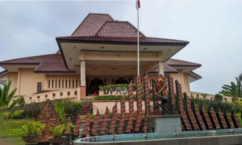 Gedung DPRD Pati jadi lokasi debat Calon Bupati dan Wakil Bupati Pati. Foto: Miftahus Salam/Lingkar.co