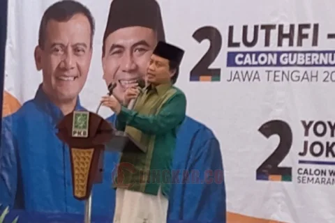 Ketua DPW PKB Jawa Tengah, KH. Muhammad Yusuf Chudlori saat berorasi dalam Rapat Kader Pemenangan Luthfi-Yasin dan Yoyok-Joss di hotel Pandanaran Semarang, Sabtu (2/10/2024).