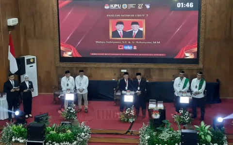 Debat kedua Calon Bupati dan Wakil Bupati Pati di Gedung DPRD Pati, Rabu (13/11/2024). Foto: Miftahus Salam/Lingkar.co