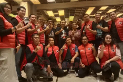Pimpin Ribuan Relawan Rumah Juang, Herviano Siap Menangkan Agustina- Iswar dan Andika-Hendi di Pilkada Serentak