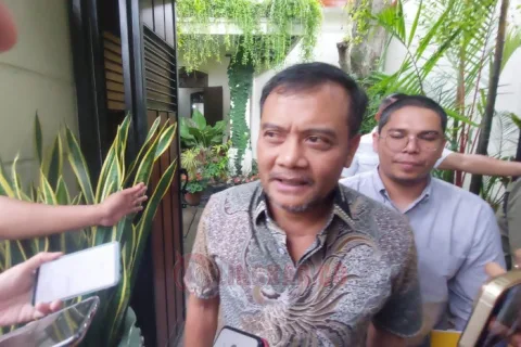 Gubernur Jawa Tengah terpilih, Ahmad Luthfi saat diwawancarai wartawan di kediaman Jokowi. Foto: istimewa