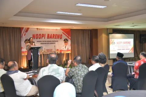 Wali Kota Semarang, Agustina Wilujeng Pramestuti hadiri acara Ngopi Bareng (Ngrobrol Penting Bersama Stakeholder Pendidikan Kota Semarang) di Grand Edge Hotel Semarang.