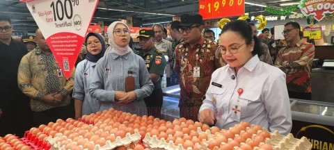 Wali Kota Semarang, Agustina Wilujeng Pramestuti pantau harga kebutuhan pokok jelang Lebaran 2025.
