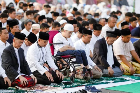 Gubernur Jawa Tengah Salat Id di Simpang Lima Semarang. Foto: dokumentasi