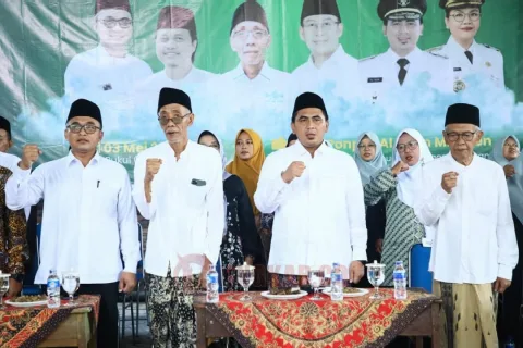 Wakil Gubernur Jawa Tengah, Taj Yasin Maimoen saat menghadiri kegiatan Pengurus Dewan Pimpinan Wilayah Forum Komunikasi Diniyah Takmiliyah (DPW FKDT) Jawa Tengah. Foto: dokumentasi