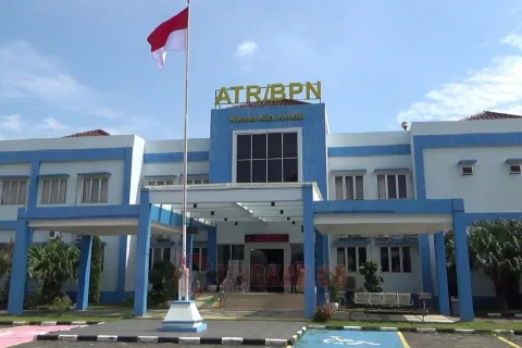 Kantor ATR BPN Kabupaten Kendal. Foto: Wahyudi/Lingkar.co