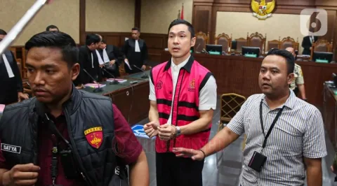 Harvey Moeis setelah menjalani sidang. Foto: Istimewa