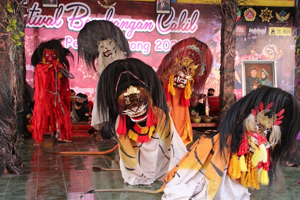 MERIAH : Penampilan sejumlah kesenian tradisional tampak memeriahkan pembukaan Festival Bambangan Cakil 2020 kemarin. (DOK. LINGKAR JATENG )