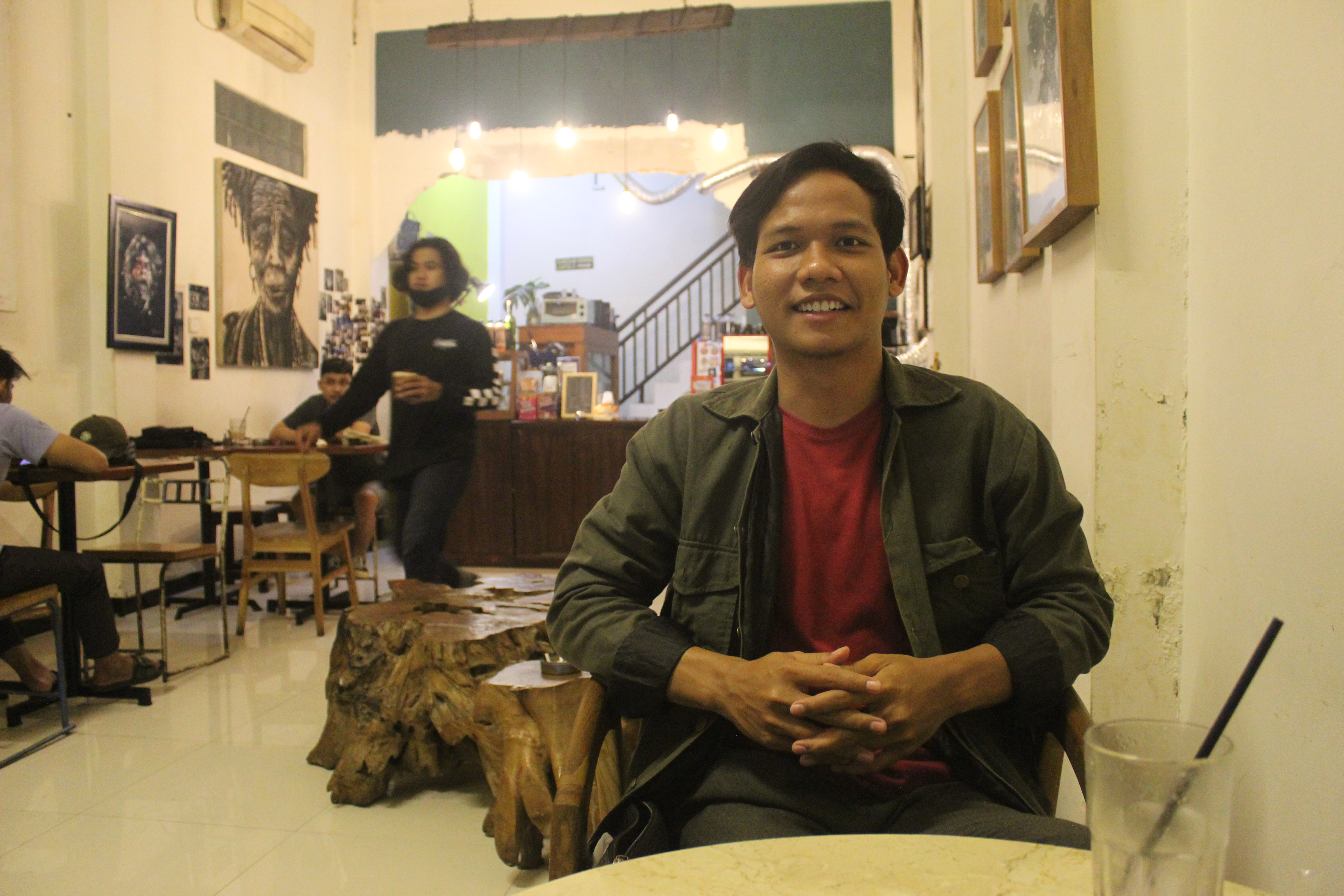 Abdul Kholiq, Presiden Mahasiswa BEM UNNES terpilih 2022 saat wawancara dengan Lingkar.co, Senin (17/1/2022). Pria asal Rembang Jawa Tengah ini mengusung konsep Gotong Royong dalam kepemimpinan BEMnya. NURSEHA/LINGKAR.CO
