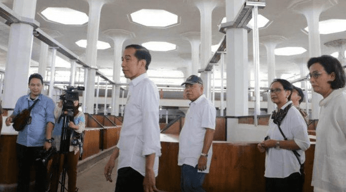 Presiden Joko Widodo saat Meninjau Pasar Johar, Kota Semarang. Humas/Lingkar.co