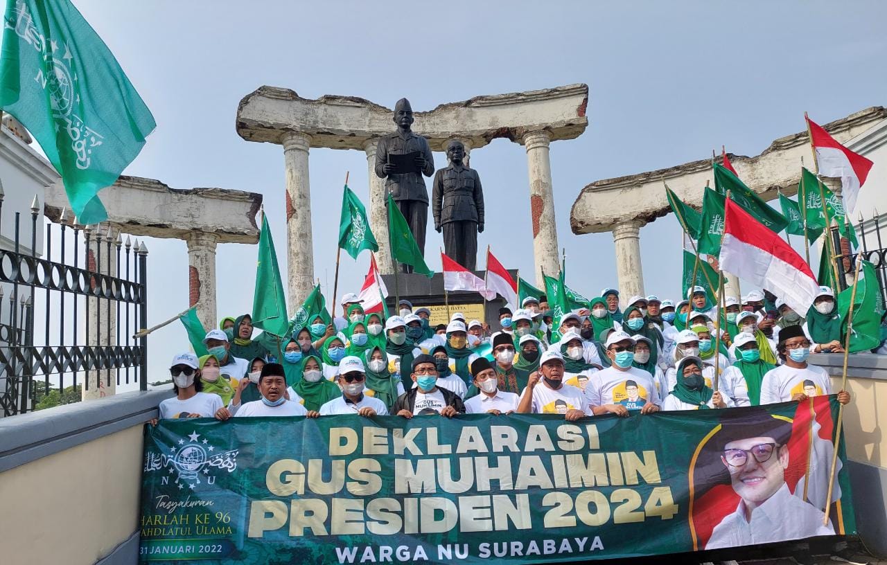 Ratusan warga muda Nahdlatul Ulama (NU) Kota Surabaya, Jawa Timur mendeklarasikan dukungan kepada Ketua Umum Partai Kebangkitan Bangsa (PKB) Abdul Muhaimin Iskandar (Gus Muhaimin) untuk maju sebagai calon presiden (capres) pada Pemilu 2024 di Tugu Pahlawan. dok pribadi/Billy/LINGKAR.CO