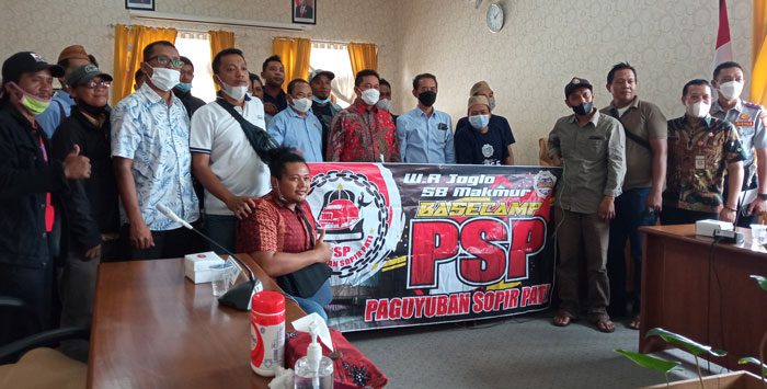 paguyuban-sopir-pati-geruduk-gedung-dewan
