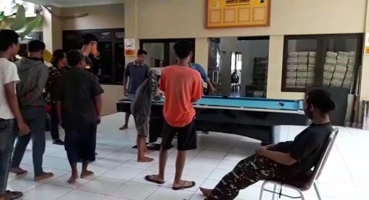 Warga Desa Wadas yang ditangkap polisi, menurut LBH Yogyakarta tidak ada senjata tajam saat kejadian penangkapan seperti dituduhkan. ROHADI/Lingkar.co