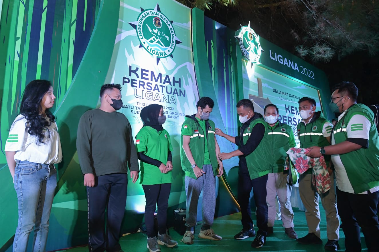 Sekjen DPP PPP Arwani Thomafi (Gus Arwani) saat membuka Kemah Persatuan Ligana di Sukabumi. IDRIS/LINGKAR.CO