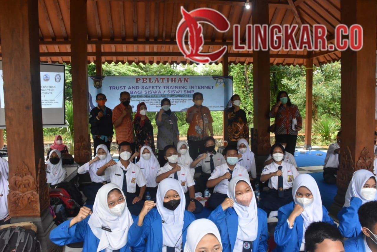 PELATIHAN: Diikuti oleh siswa-siswa tingkat Sekolah Menengah Pertama. Dok/Roh/Lingkar.co