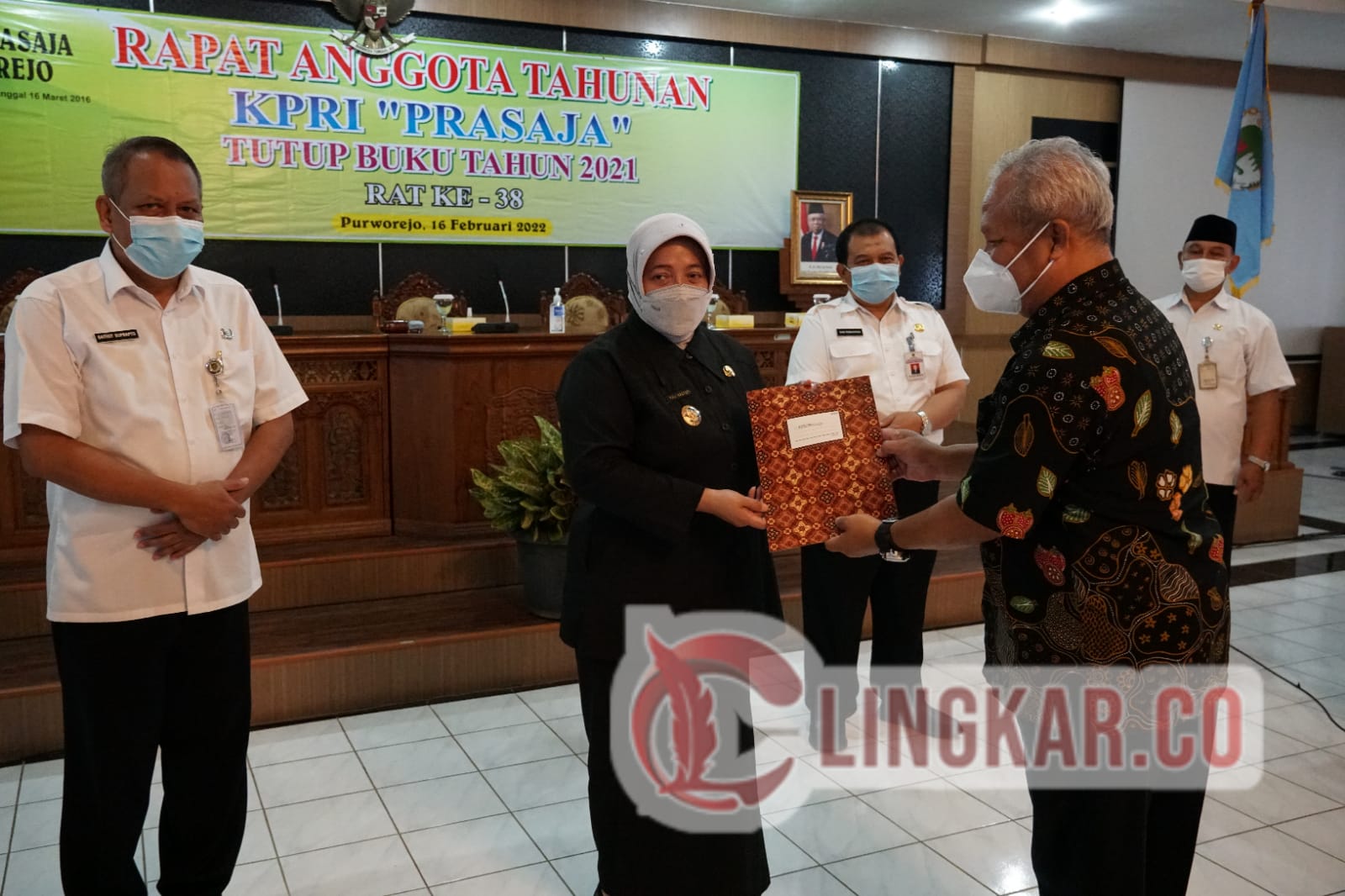 Wakil Bupati Yuli Hastuti SH membuka RAT KPRI Prasaja tutup buku 2021. Achmad Rohadi/Lingkar.co