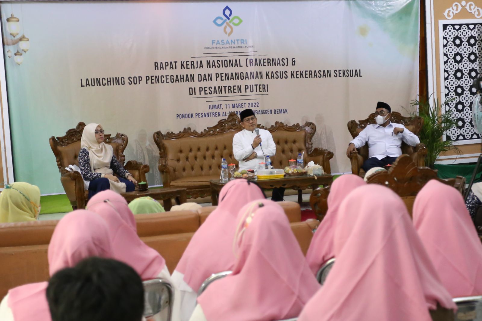 Gus Muhaimin saat di Ponpes Al Mubarok, Mranggen, Demak, Jawa Tengah, Jumat (11/3/2022). Billy/LINGKAR.CO