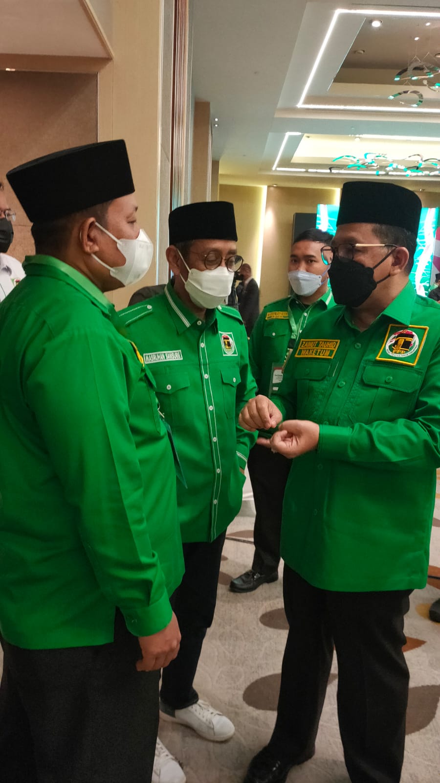 Ketua DPW Masruhan Samsurie (tengah) saat Rapimnas PPP di Hotel Pullman Jakarta Jumat (14/4/2022) malam. Dok. Pribadi/Lingkar.co