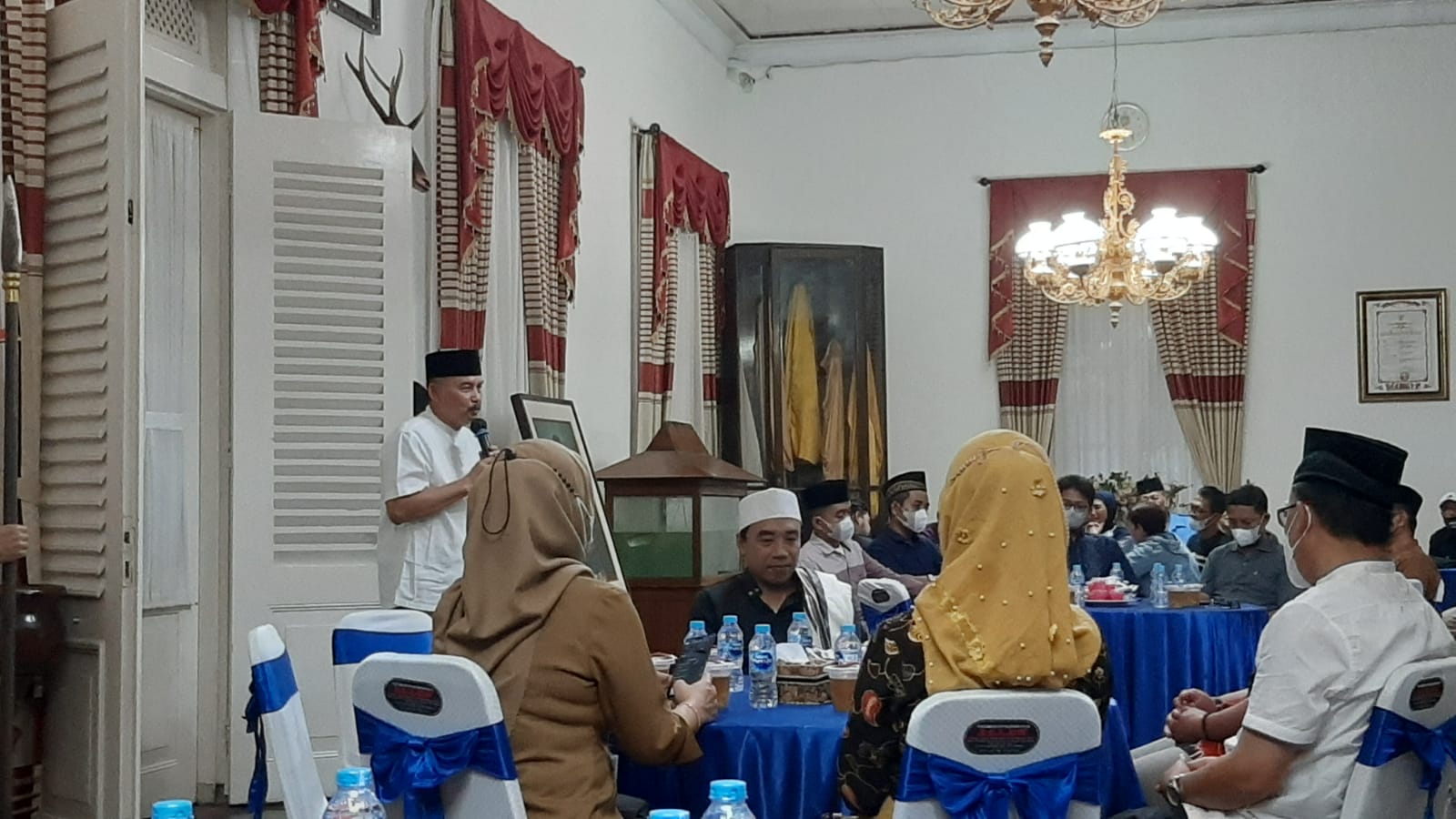 Bupati Purworejo RH Agus Bastian SE MM menggelar acara ramah tamah dengan para wartawan Purworejo, Senin (25/04/2022) di Pringgitan Pendopo Bupati Purworejo. Achmad Rohadi/Lingkar.co
