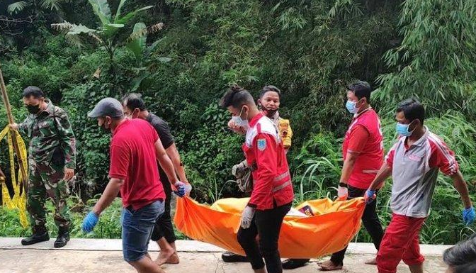 Proses evakuasi korban