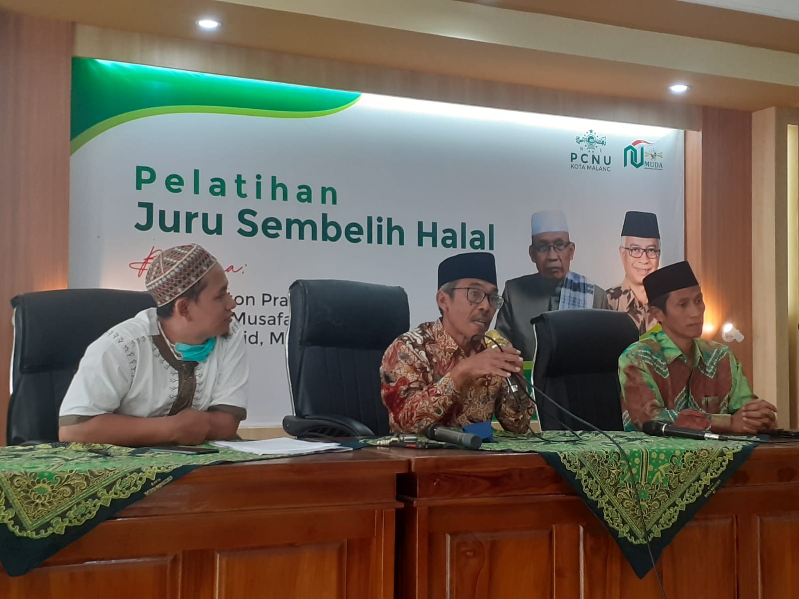 PCNU Kota Malang saat melaksanakan pelatihan juru semebelih halal dan sosialisasi wabah PMK di aula Lt.3 Gedung NU Kota Malang (dok)
