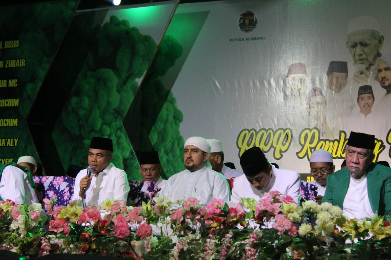 Sholawatan Peringati Haul Mbah Moen yang Ke-3/LINGKAR.CO