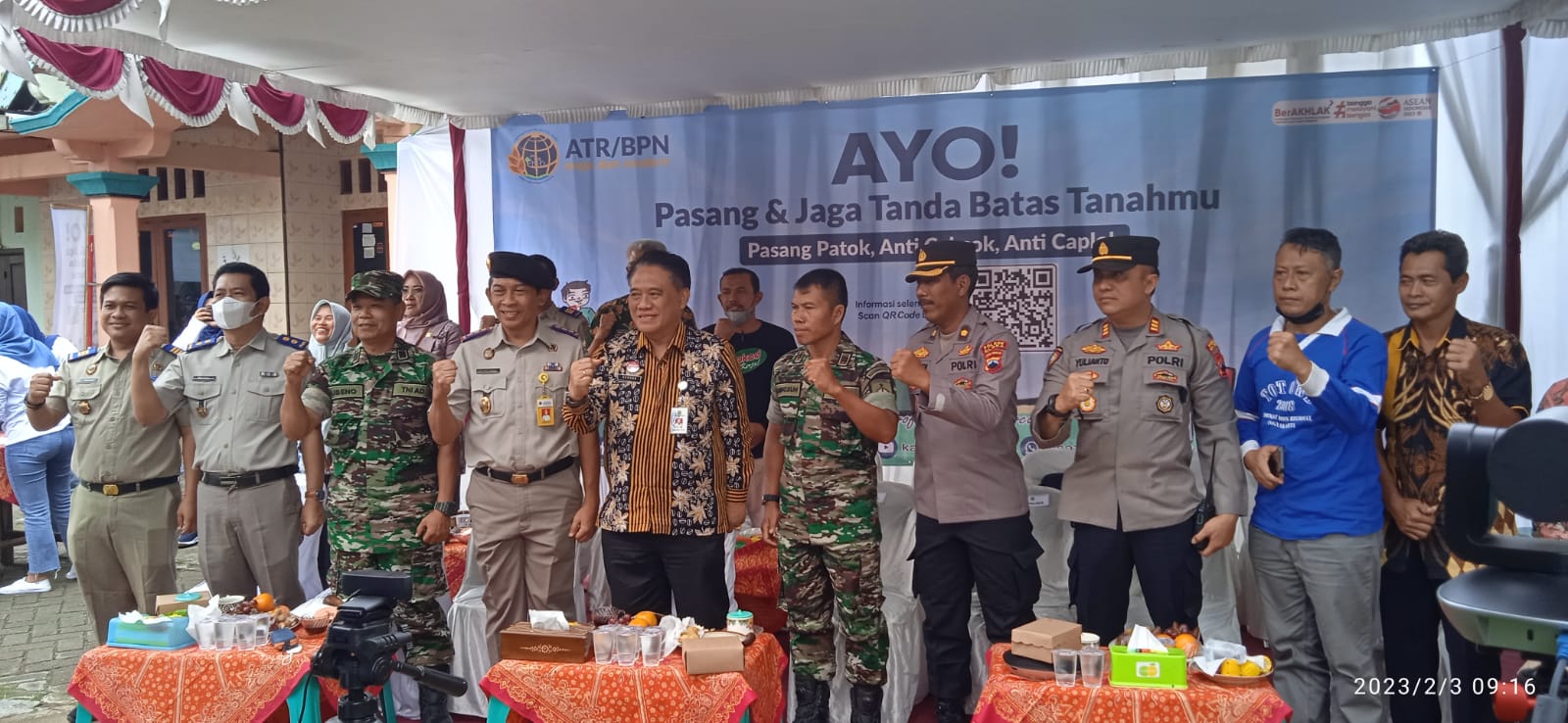sekda Komang gede Irawadi bersama kepala pertanahan Blora lakukan penandatanganan nota kesepakatan bersama/LINGKAR.CO/Lilik Yuliantoro