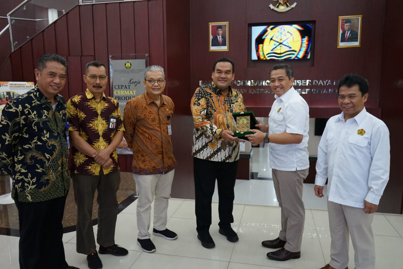 Bupati Arief Rohman menemui Presiden Direktur Pertamina Foundation untuk diajak bekerja sama memajukan pendidikan melalui progam beasiswa/LINGKAR.CO/Lilik Yuliantoro