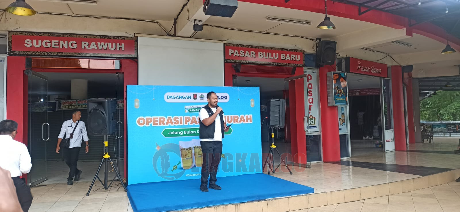 CEO-Co Founder PT Dagangan Karya Indonesia, Ryan Manafe saat pembukaan Operasi Pasar Murah Jelang Bulan Ramadhan, pada pagi ini, Rabu (15/3/2023), di Pasar Bulu, Kota Semarang, Jawa Tengah. Foto: Rifqi/Lingkar.co