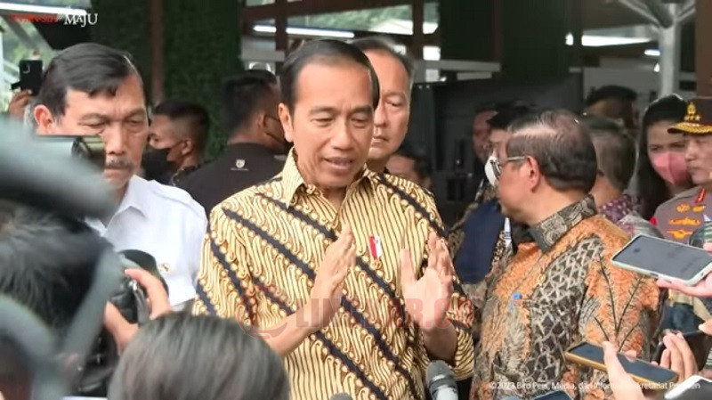 Presiden Jokowi, saat jumpa pers di Istora Gelora Bung Karno (GBK), Jakarta, Rabu (15/3/2023). Foto: Tangkap layar YouTube